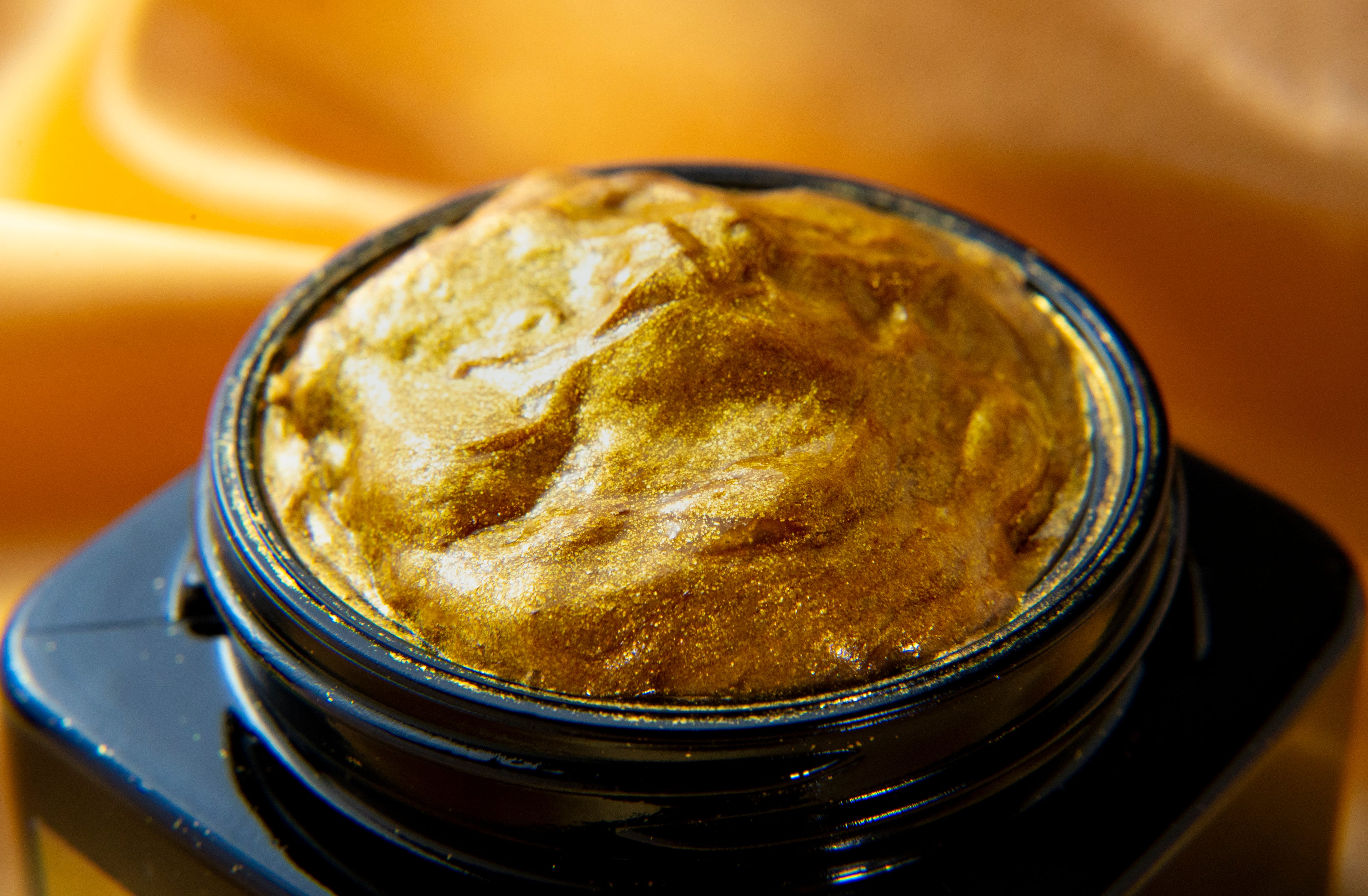 Essence Rare – Precious Gold Mask: Experience True Luxury | Limited Quantities Available